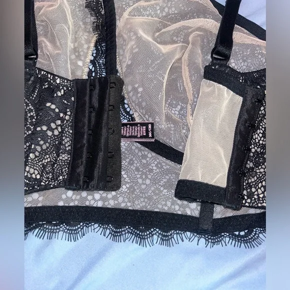 BRAND NEW Victoria's Secret Black Lace Halter Bralette - Picture 6 of 6